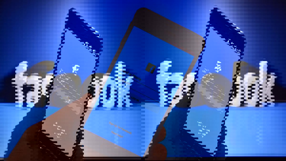 فيسبوك تزيل حسابات مزيفة تسعى للتأثير على التوجهات السياسية في إيران