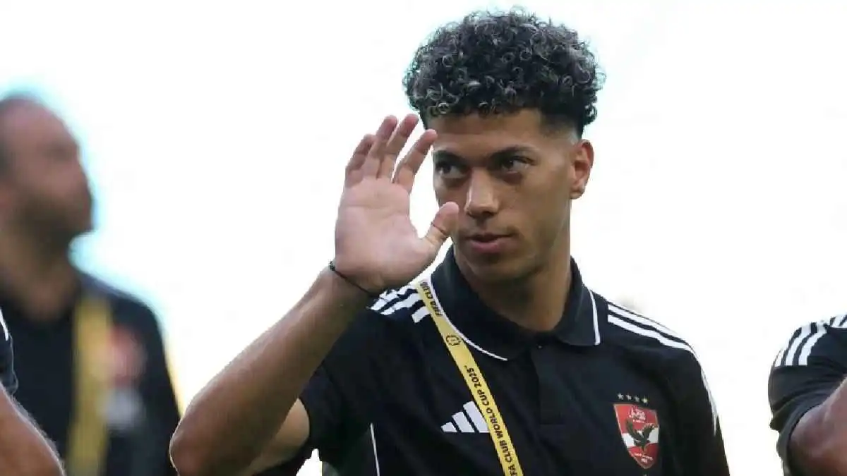 إمام عاشور نجم الأهلي المصري