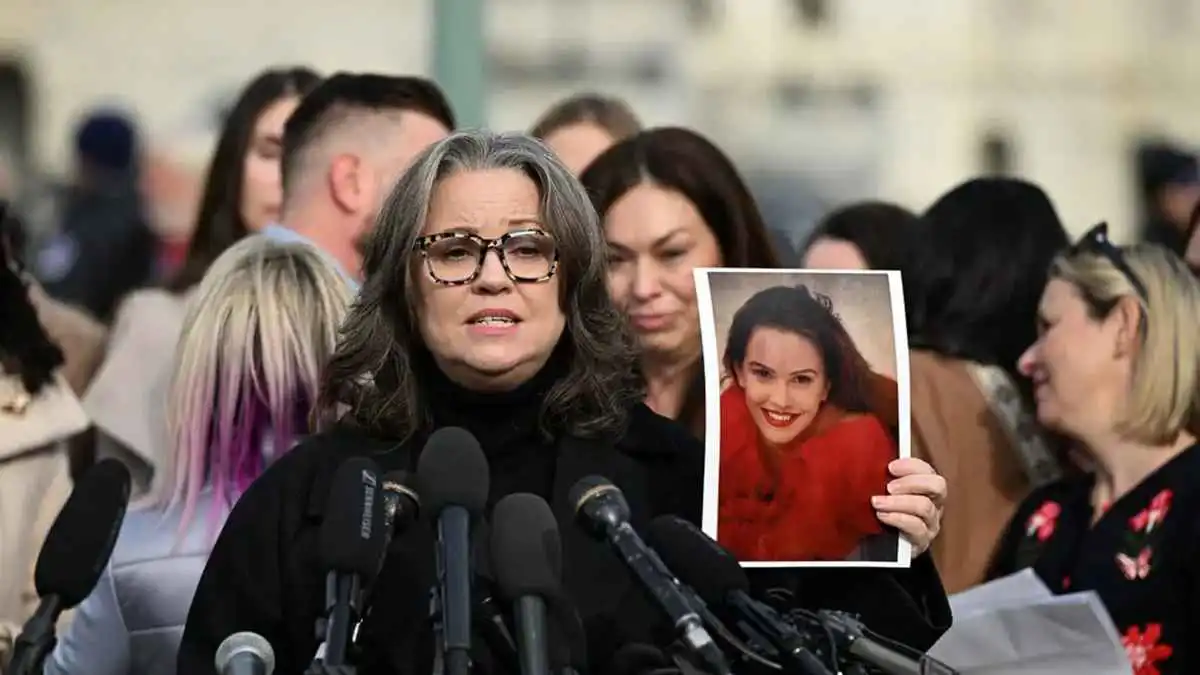 ضحايا إبستين يضغطْن على الكونغرس لعقد جلسات استماع رسمية