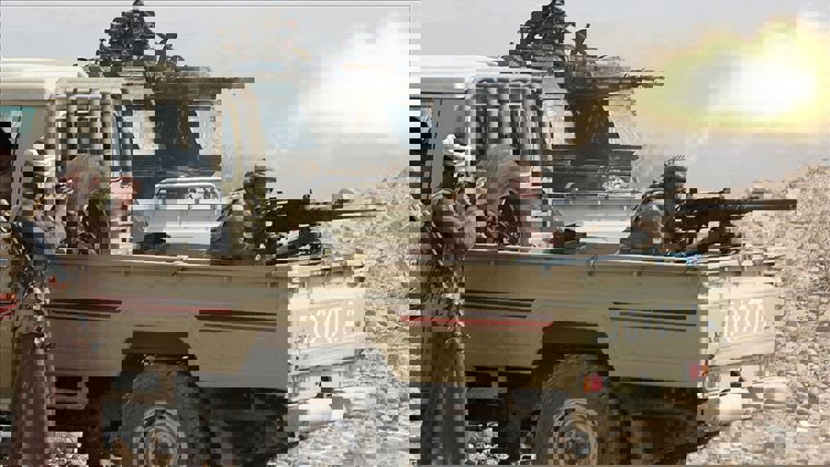 مقتل 5 نازحين في قصف لميليشيا الحوثي على مديرية الخوخة اليمنية