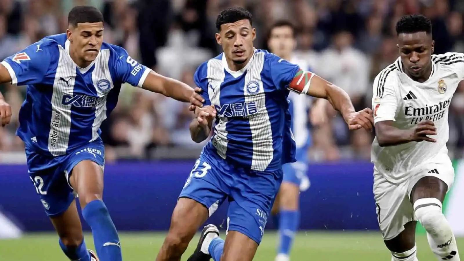 هدد ريال مدريد من قبل.. هل تعمد حكم الـVAR حرمان فينيسيوس جونيور من ضربة جزاء؟