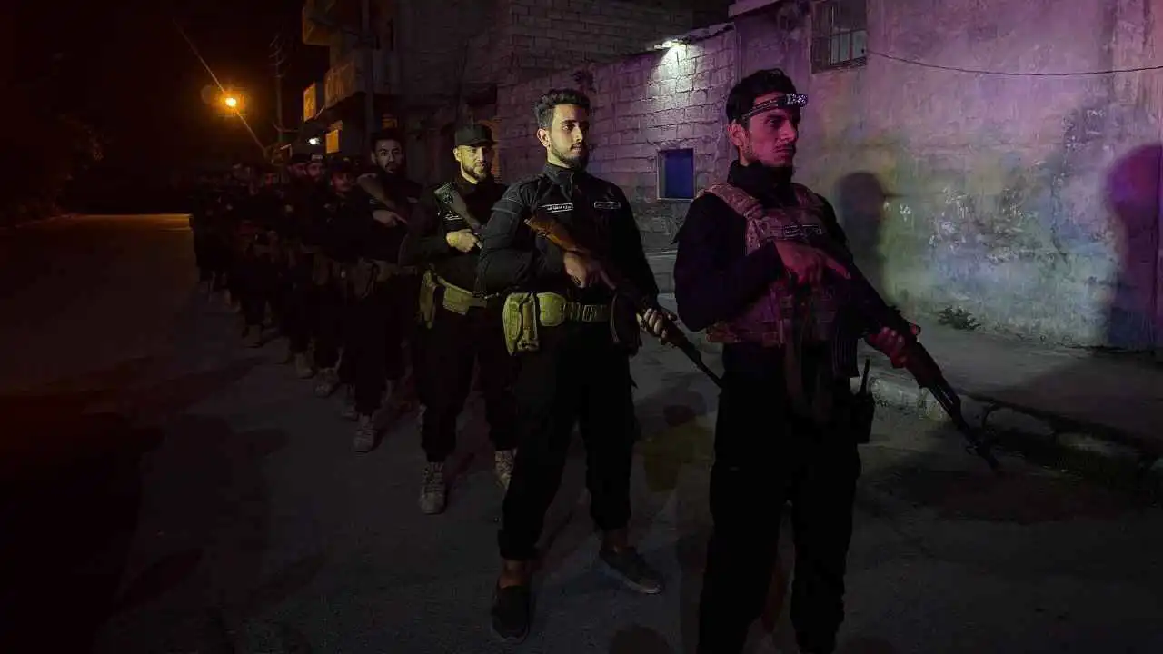 ليلة ساخنة.. قصف ونزوح إثر تجدد الاشتباكات في حلب السورية (فيديو)