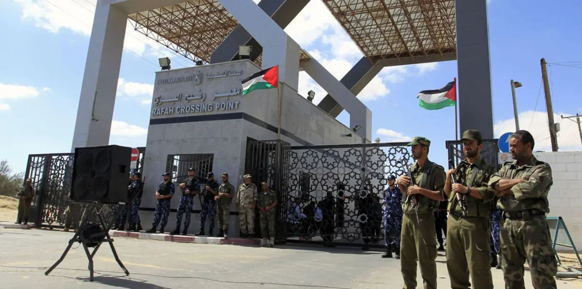عزام الأحمد: فتح معبر رفح بشكل منتظم منتصف نوفمبر