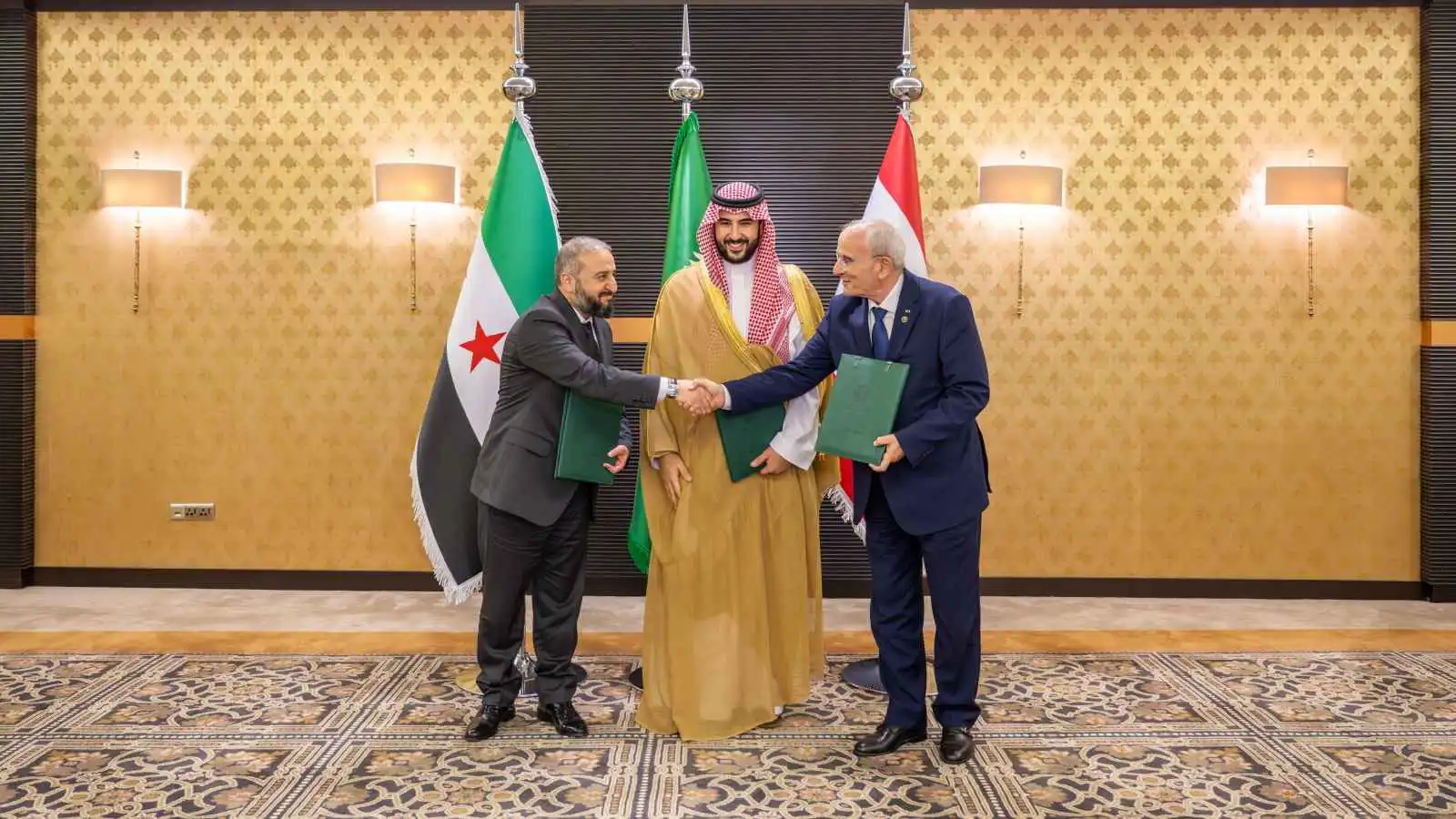 ضبط الحدود والمقاتلين الأجانب.. اجتماع أمني بين سوريا ولبنان