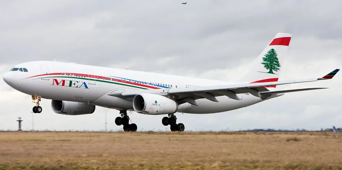 الرئاسة اللبنانية تعترف بطرد ركاب من طائرتهم من أجل عون