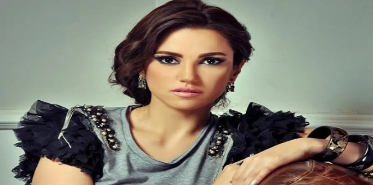 درة تتبرأ من دفاعها عن نمر النمر (فيديو)