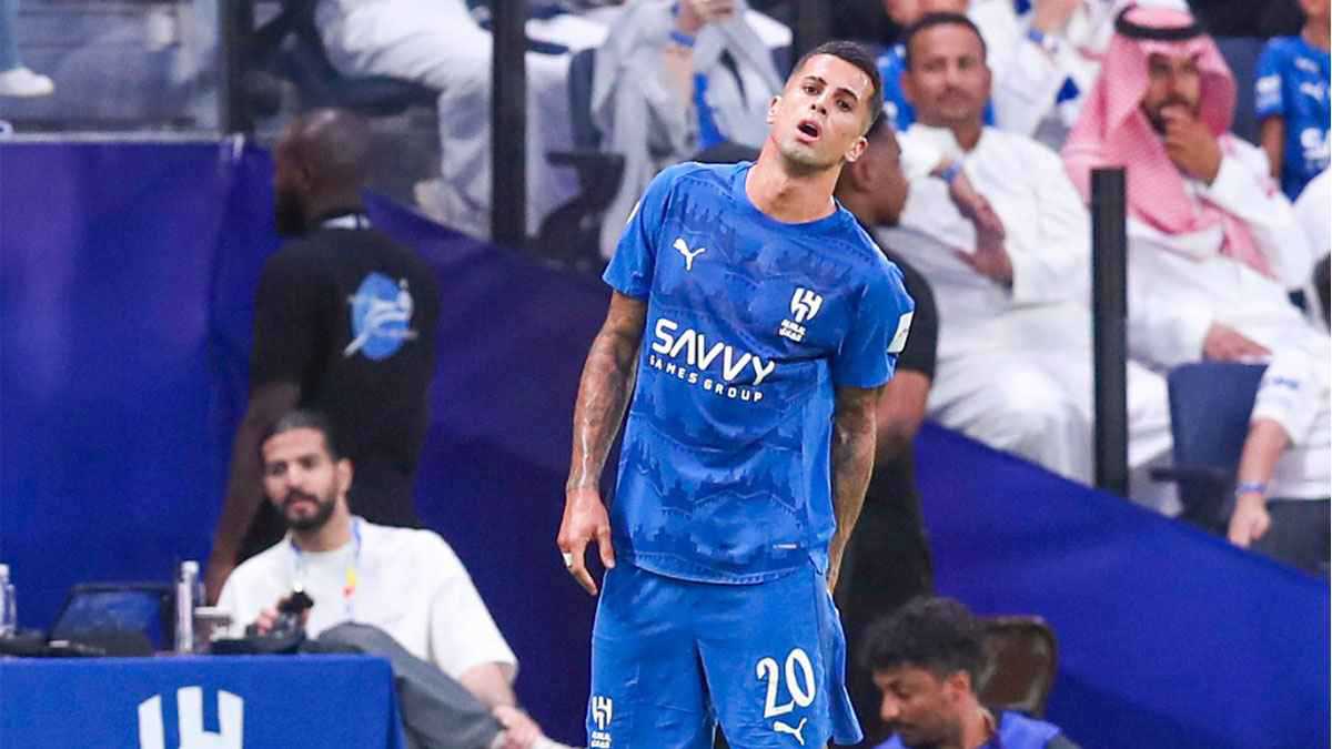 بعد حذفه.. كانسيلو يعيد اسم الهلال لحسابه على إنستغرام (صورة)