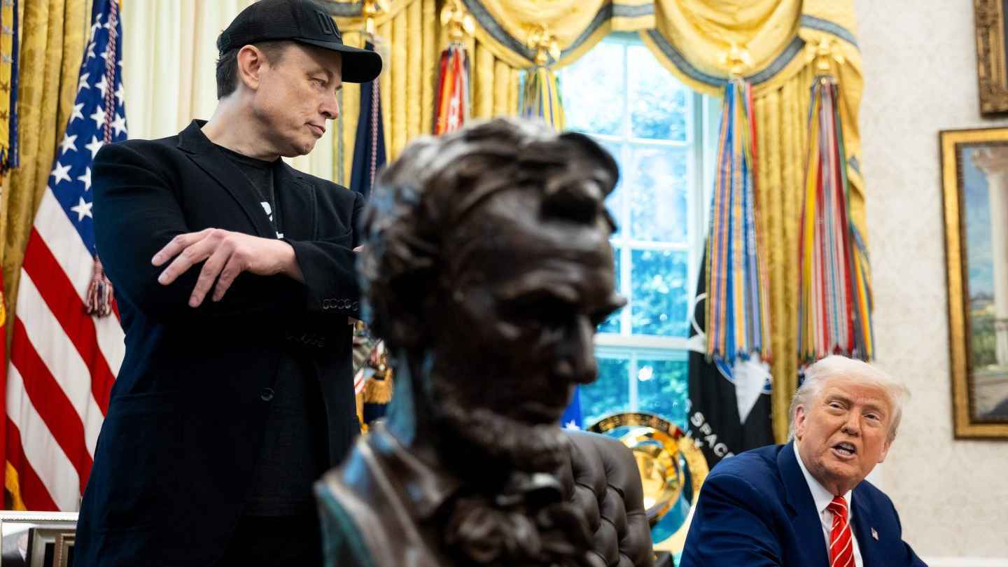 ترامب وماسك.. انهيار "دراماتيكي" لعلاقة استثنائية