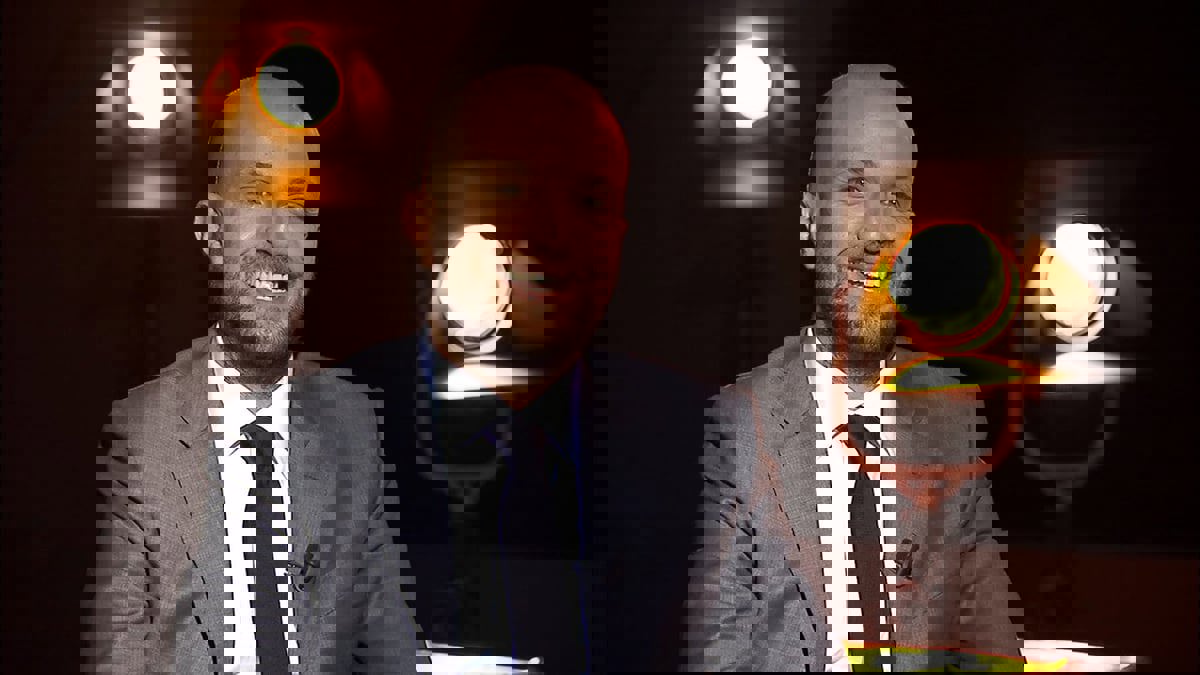 موظفو "ليبيا الوطنية" يتهمون وزير الاتصال بحرف توجه القناة لصالح الإخوان