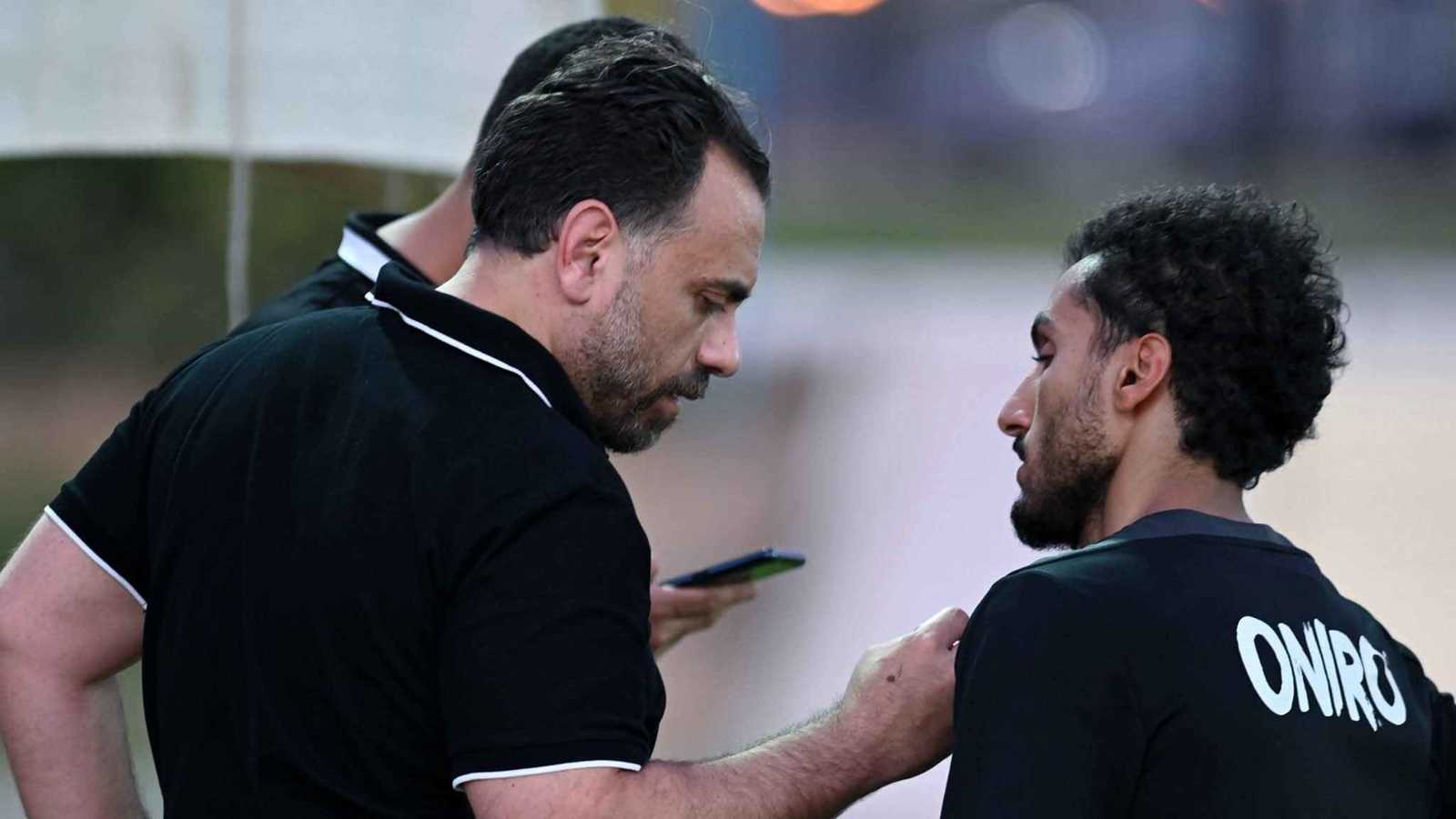 جون إدوارد وكيل أكثر من لاعب في الأهلي.. أسطورة الزمالك يوجه "رسالة مرعبة"