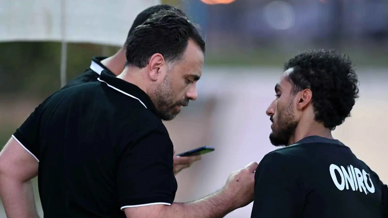 جون إدوارد وكيل أكثر من لاعب في الأهلي.. أسطورة الزمالك يوجه "رسالة مرعبة"