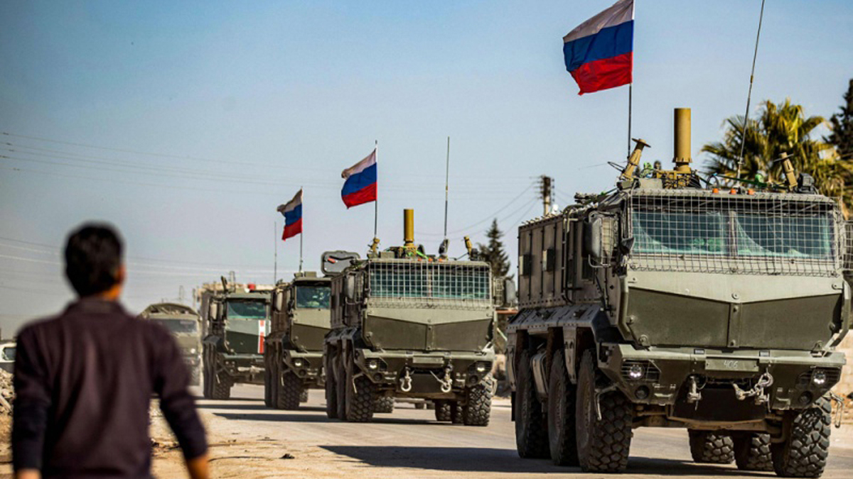 بعد احتكاكه بدورية روسية.. موسكو تتهم الجيش الأمريكي بانتهاك الاتفاقات حول سوريا (فيديو)