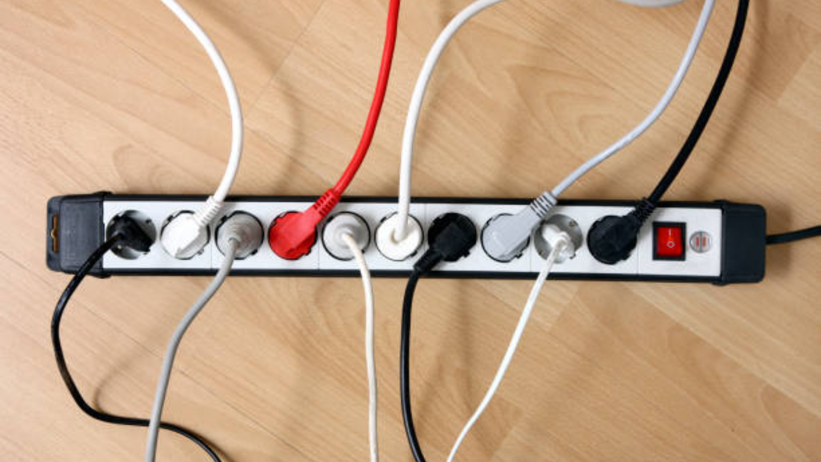 رغم إيقاف التشغيل.. احذر من الاستهلاك الخفي للكهرباء في منزلك