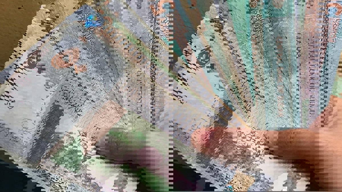 الجنيه السوداني يسجل انخفاضا قياسيا أمام الدولار‎