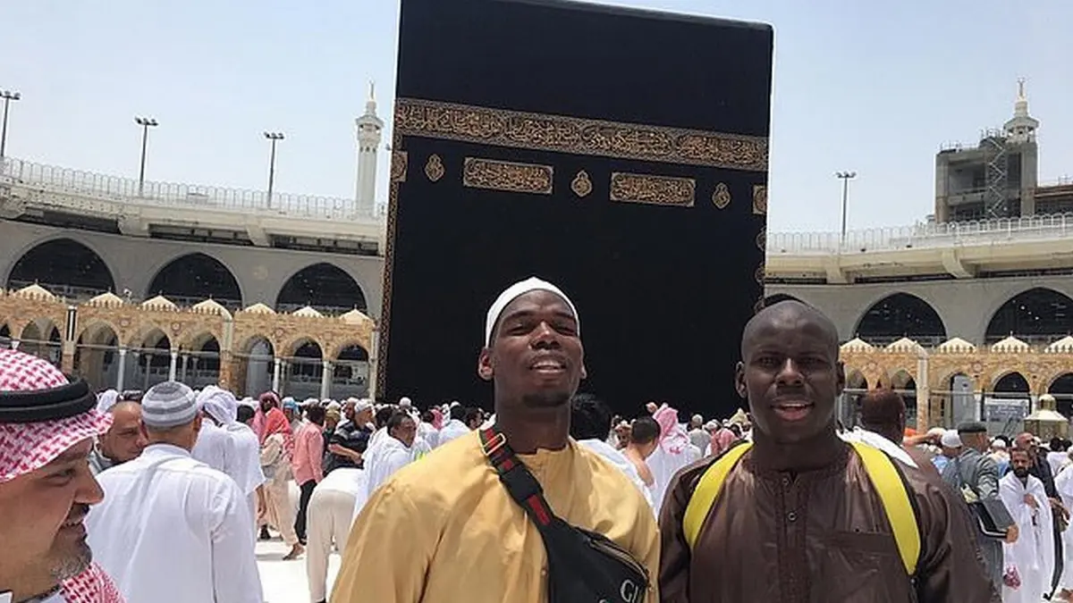 بوغبا يكشف قصة اعتناقه الإسلام: أصبحت أكثر هدوءًا.. والصلاة مع زملائي غيّرت حياتي