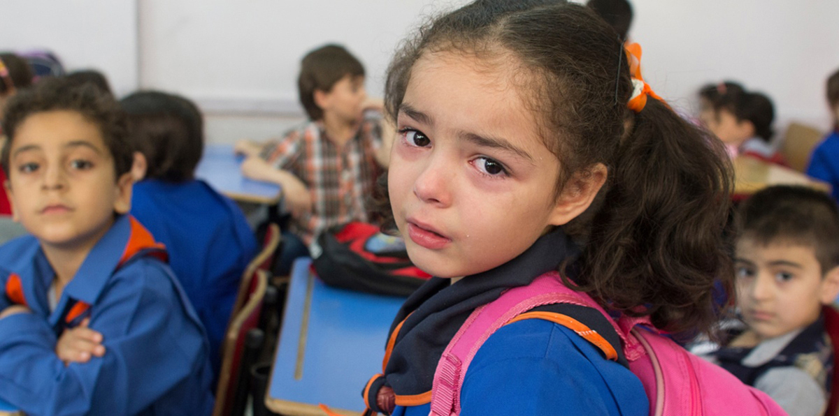 غوطة دمشق.. إقبال على الدراسة رغم الحصار والغلاء والكتب التالفة