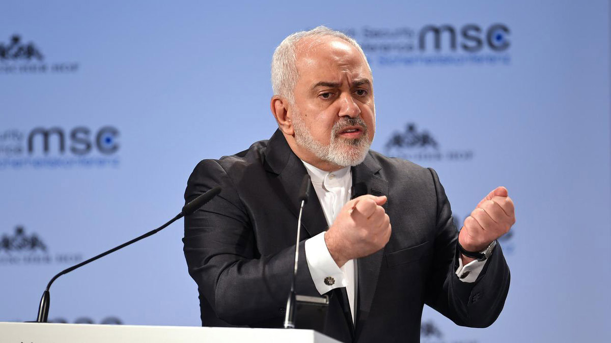 ظريف يطالب ترامب بعدم "خلق المشاكل" للإيرانيين