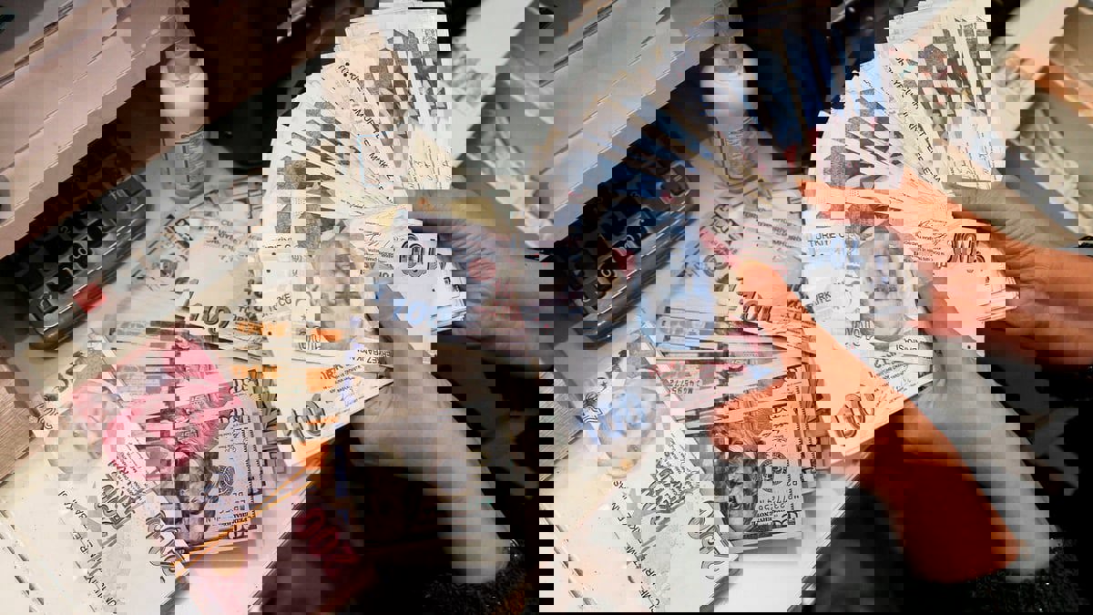 الليرة التركية تتراجع مبددة بدرجة أكبر مكاسب الأسبوع الماضي