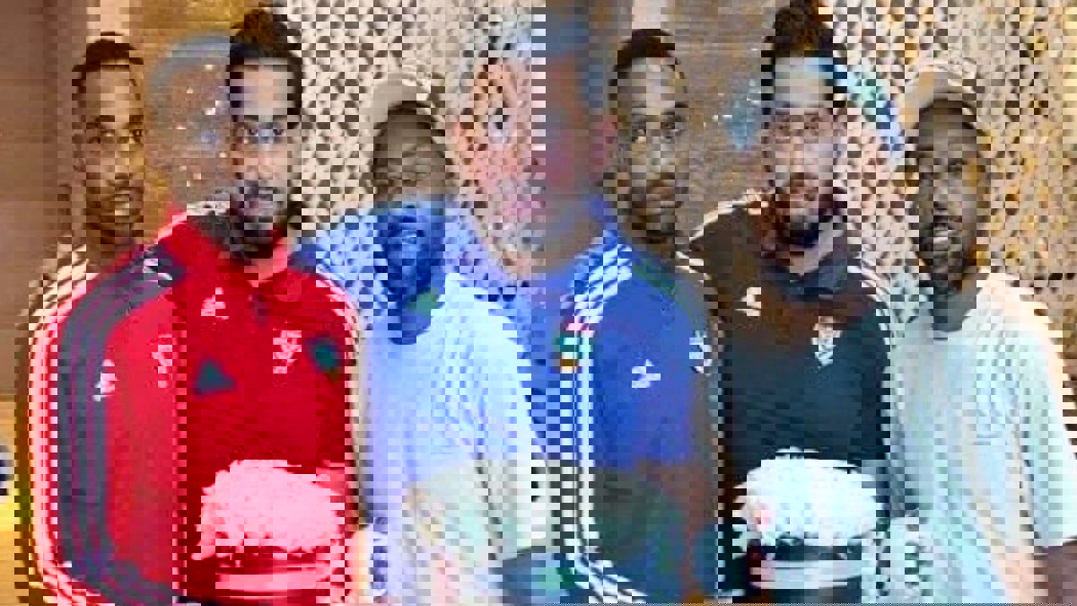 إسماعيل مطر قائد الوحدة يعتذر لخالد عيسى حارس العين (صورة)