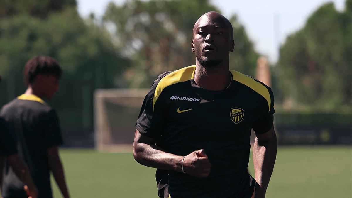 بعد السقوط أمام فنربخشة.. أول تعليق من نجم الاتحاد السعودي حول مواجهة النصر