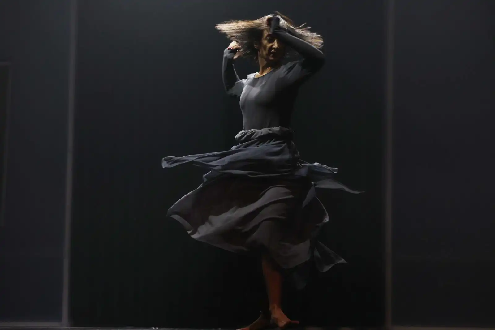 مشهد من المسرحية العراقية طلاق مقدس