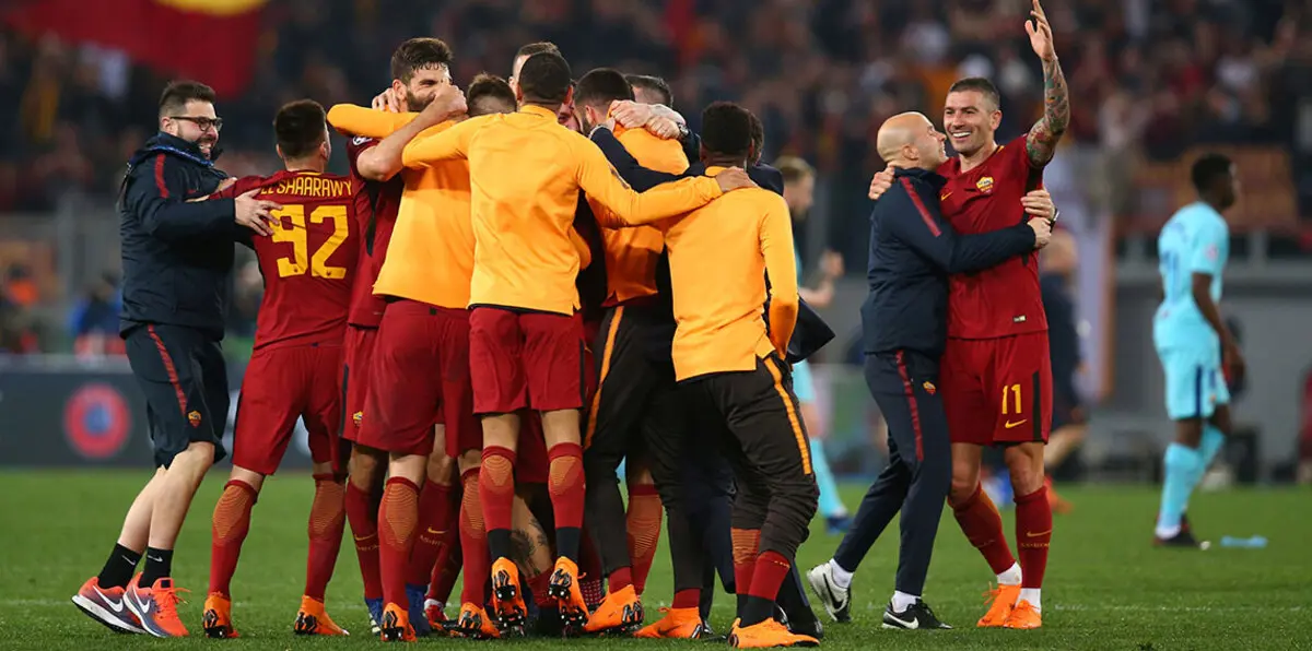 دي فرانشيسكو مدرب روما يتلقى إشادة كبيرة بعد إخراج برشلونة من دوري أبطال أوروبا