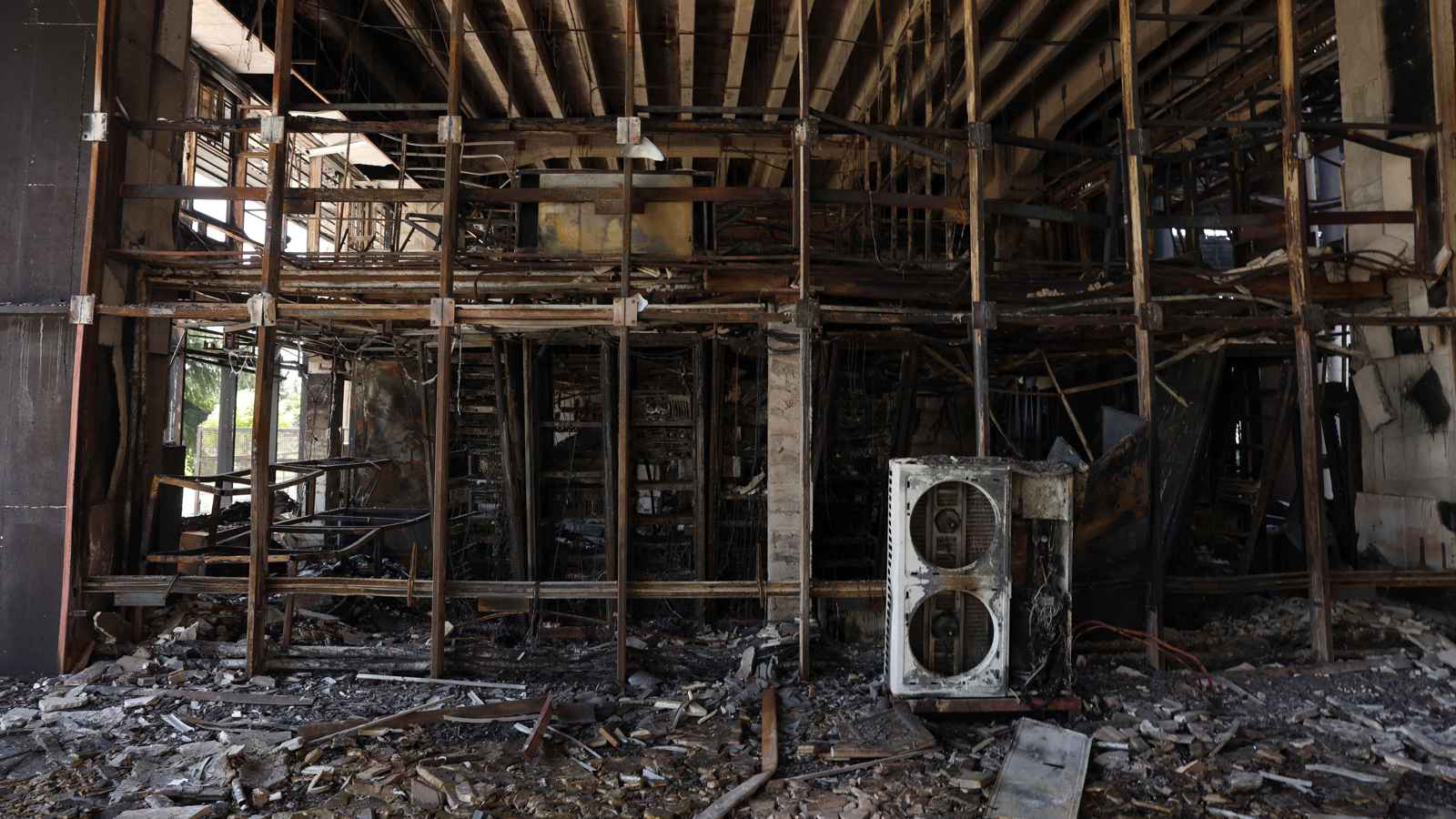 سلوفاكيا تغلق سفارتها في طهران وتجلي جميع الموظفين