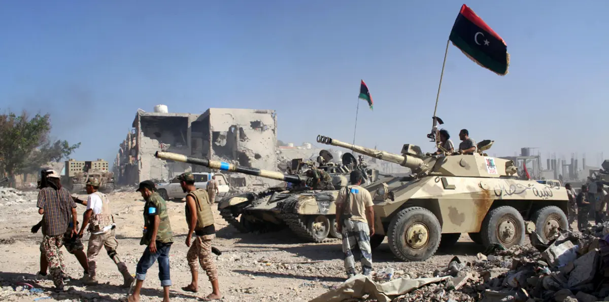 الجيش الليبي يسيطر على آخر معاقل خصومه في بنغازي ويبدأ عمليات التمشيط