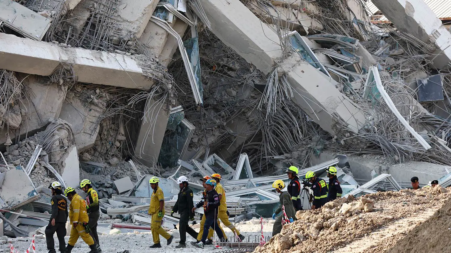 تحقيق في انهيار مبنى قيد الإنشاء في بانكوك خلال الزلزال