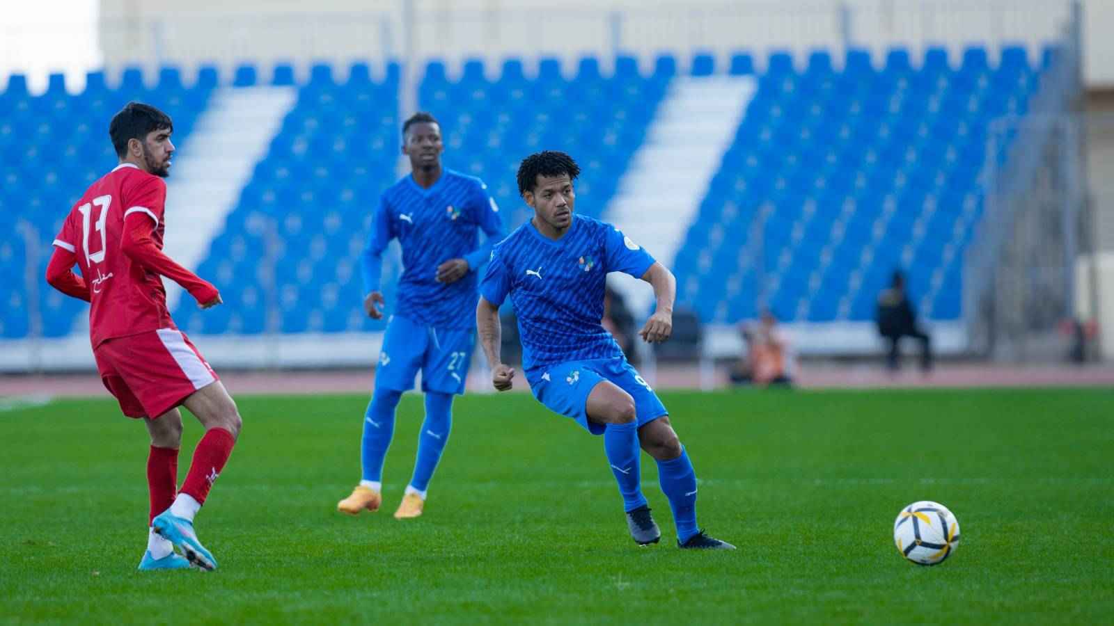 رومارينيو يتحدى أزمة المنشطات ويسرق الأضواء مع نيوم (فيديو)