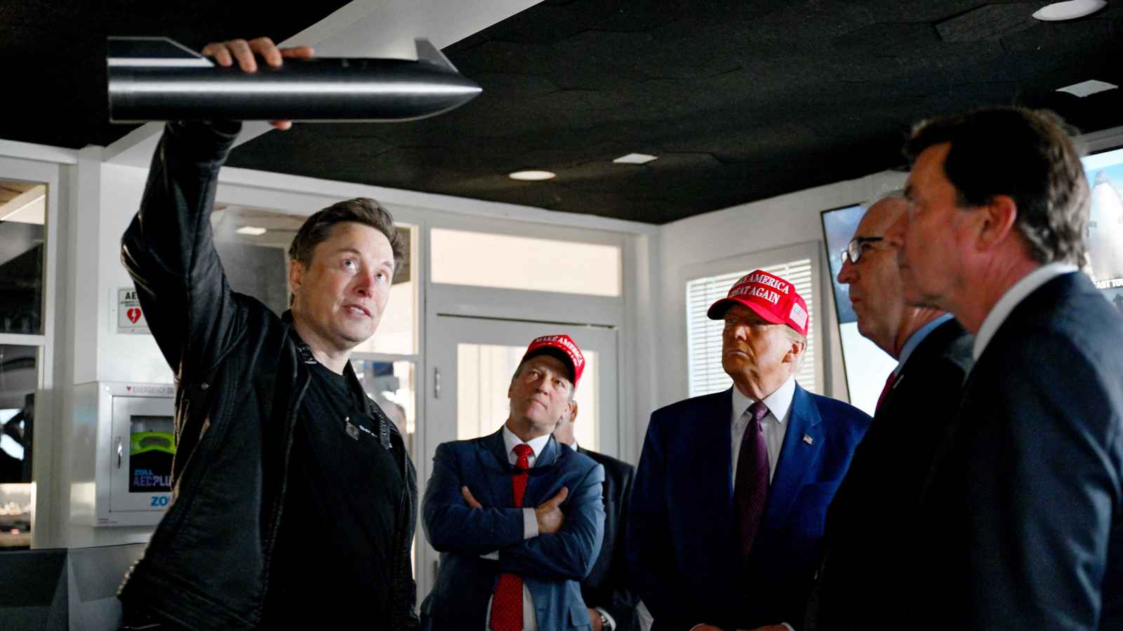 خبراء: نزاع ترامب وماسك يهدد بـ"هزّة عنيفة" في الفضاء الأمريكي