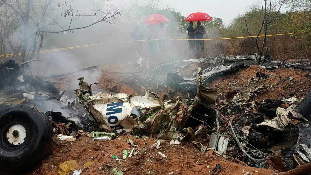 مصرع 11 شخصا بتحطم طائرة سياحية في كينيا (فيديو)