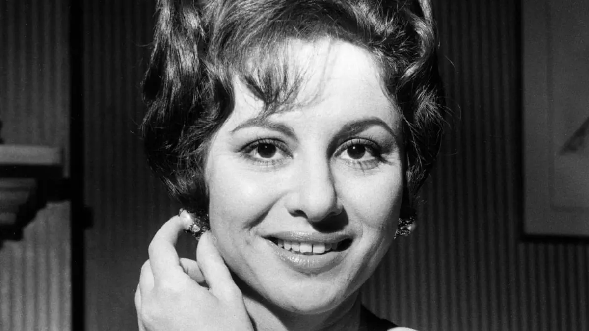 في ذكرى ميلاد فاتن حمامة.. كيف أثار لقب "سيدة الشاشة العربية" غضب النجمات؟ 