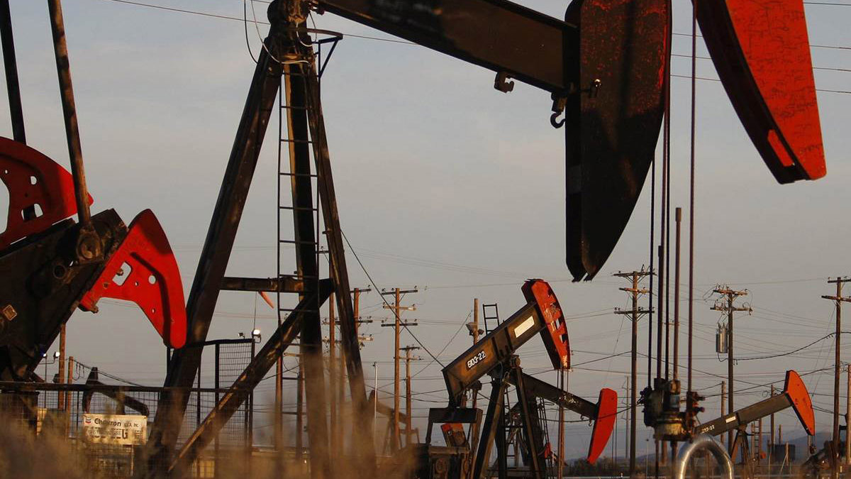 أسعار النفط تستقر بعد موجة انخفاض بسبب "كورونا"