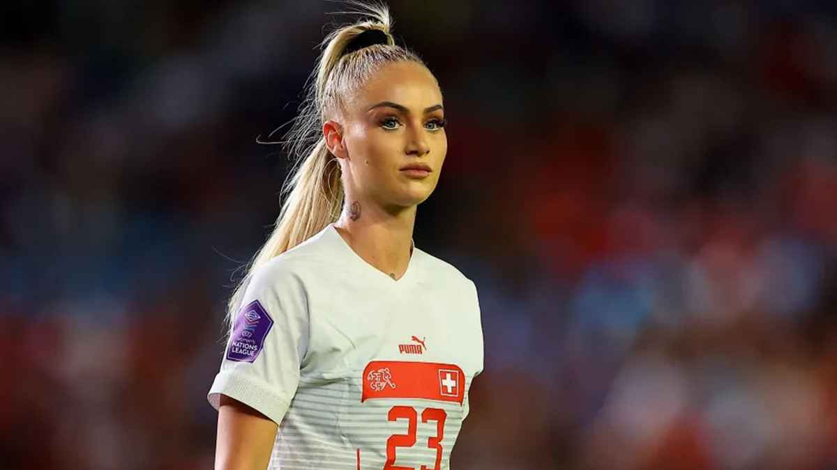 أجمل لاعبة في العالم تواجه حظرا من إنستغرام بسبب تصرف فاضح