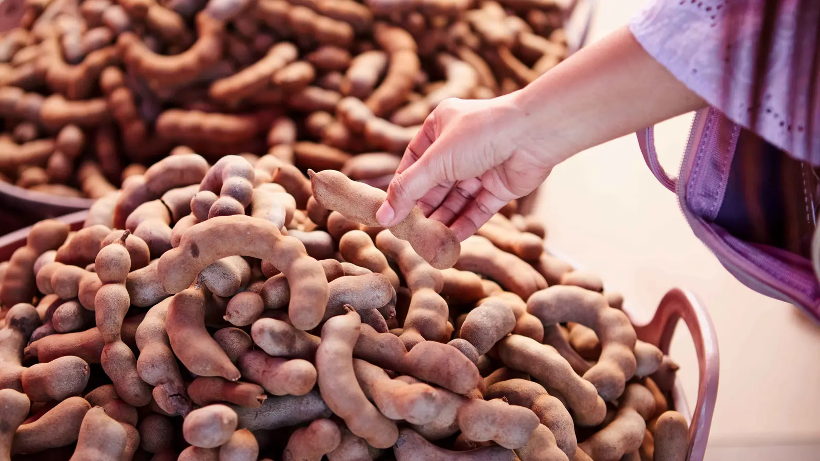 التمر الهندي.. هل هو الحل السحري لالتهاب المفاصل؟