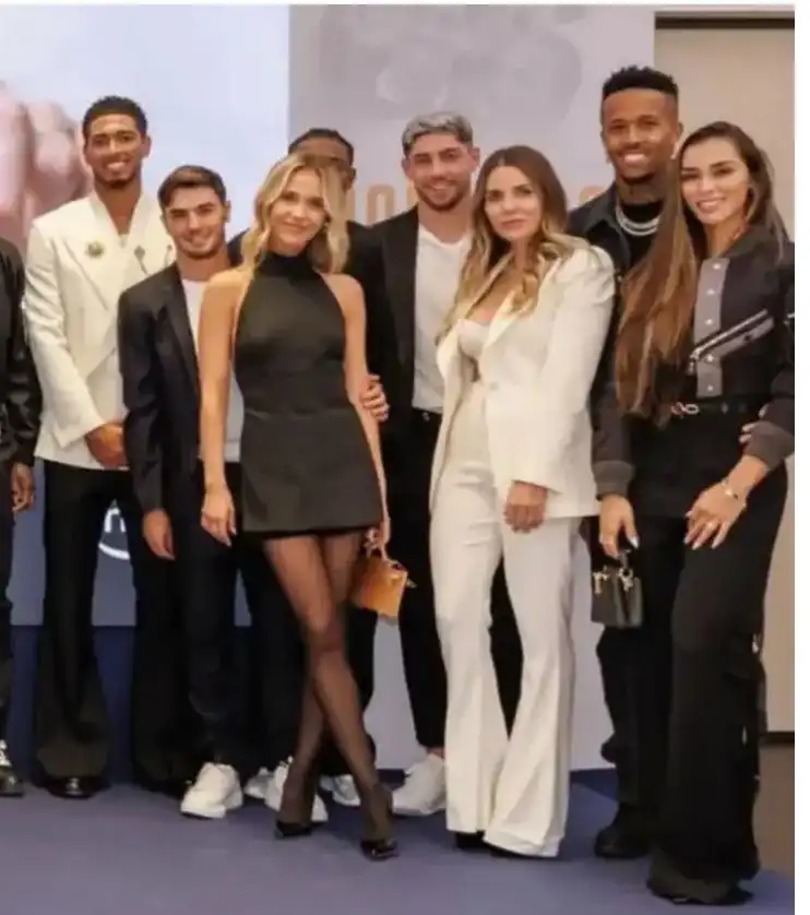 إبراهيم دياز وصديقته مع نجوم ريال مدريد