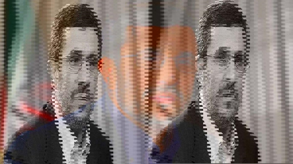 نجاد يعارض خامنئي ويدعو لمفاوضات مباشرة مع أمريكا