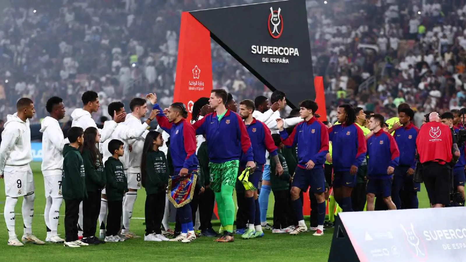 مفاجأة مدوية.. عرض فلكي سعودي للاستحواذ على "عملاق أوروبي"