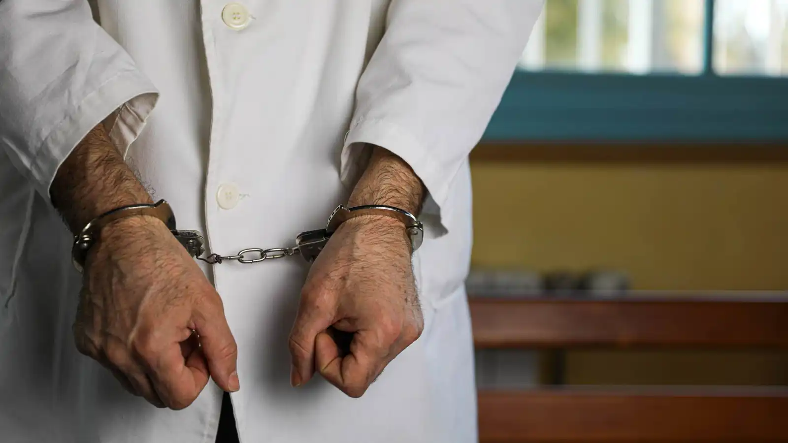 مصر.. حبس طبيب نساء بتهمة "اختطاف" طفلة بعد ولادتها