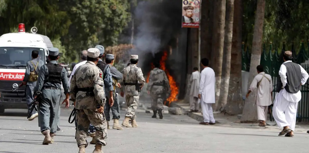 16 قتيلًا و40 مصابًا بانفجار حافلة مفخخة جنوب أفغانستان