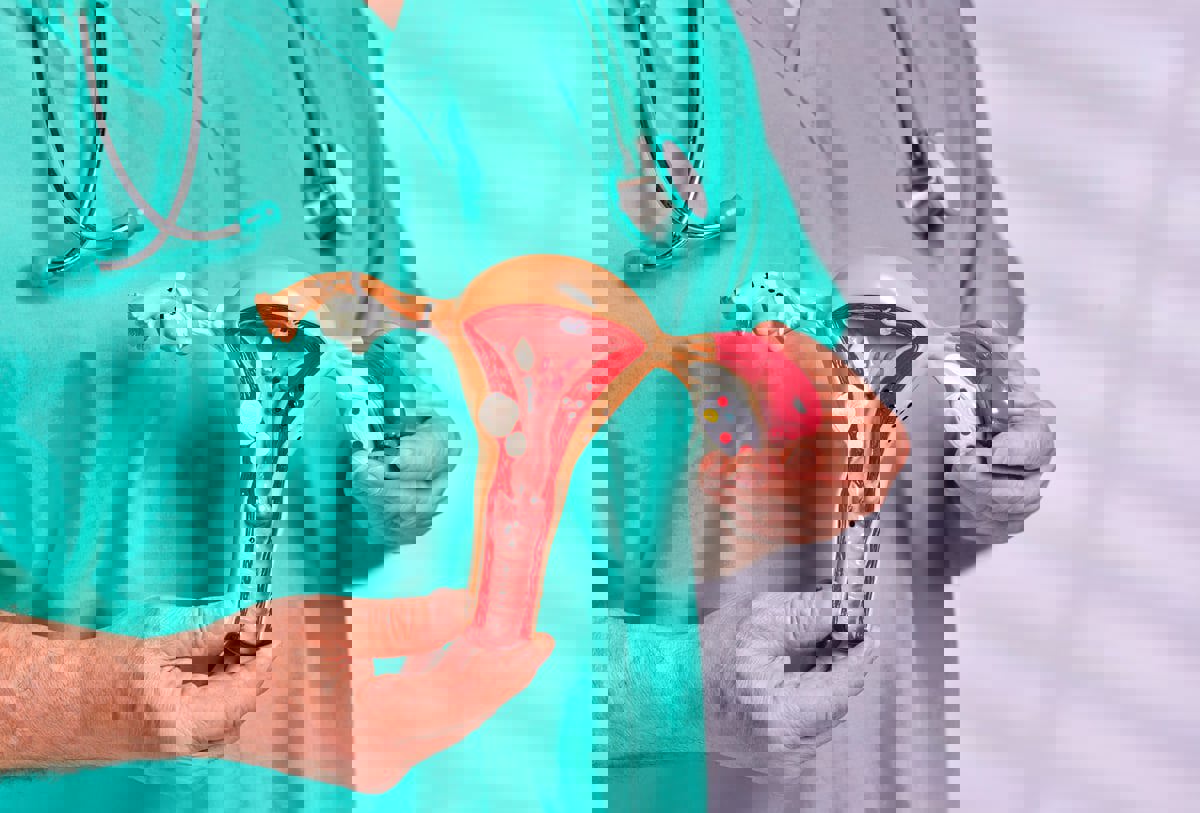 إزالة المبيض عند استئصال الرحم قد تُسبب أمراضًا خطيرةً