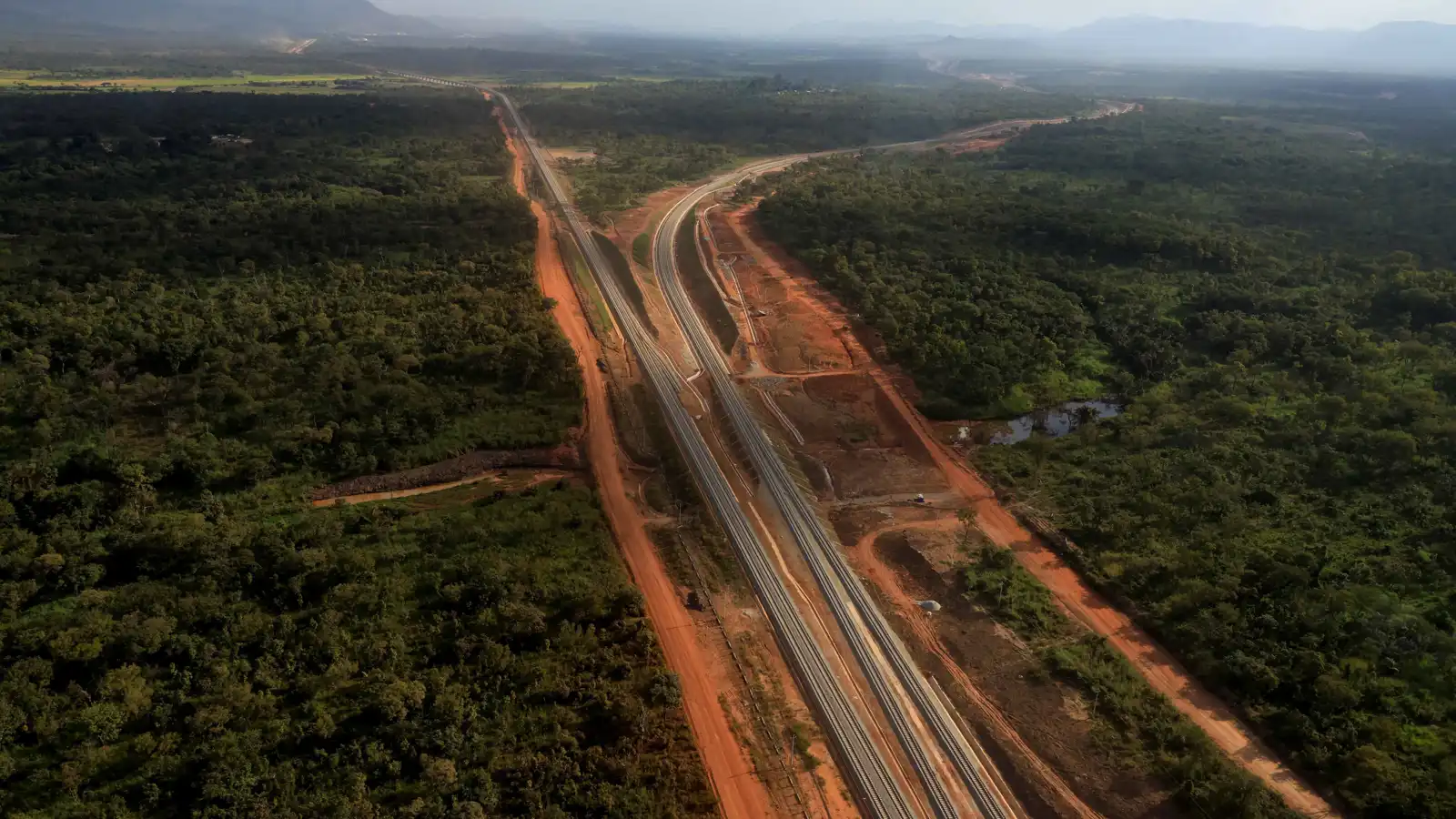 من "لوبيتو" إلى "تازارا".. أوروبا تنضم لمنافسة بكين وواشنطن في أفريقيا