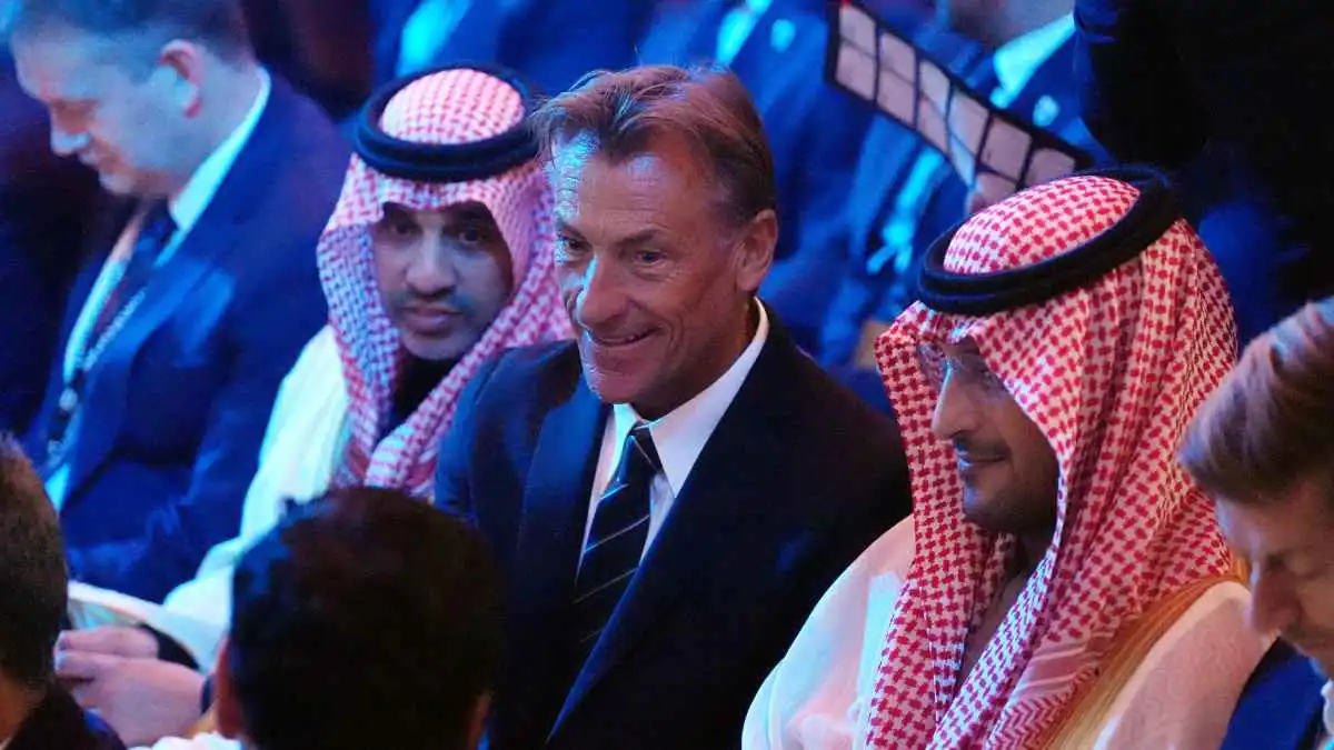 مفاجأة.. من المسؤول الكبير الذي أصر على حضور رينارد قرعة كأس العالم 2026؟