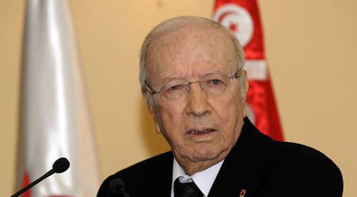 السبسي يدعو لمراجعة الأحكام ضدّ مستهلكي "الحشيش"