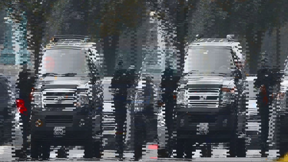 واشنطن.. شرطة الكونغرس تعتقل رجلا أوقف مركبة مريبة أمام المحكمة العليا