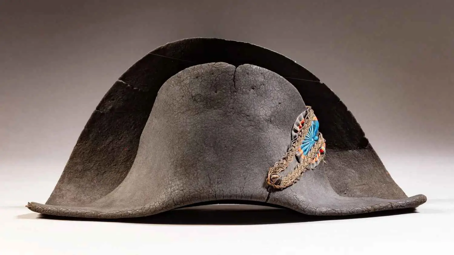 مقتنيات مدهشة لنابليون في فرنسا (صور)