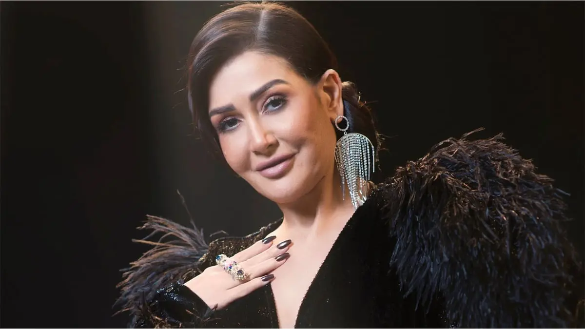 ما الذي يحدث في حياة الفنانة غادة عبدالرازق؟