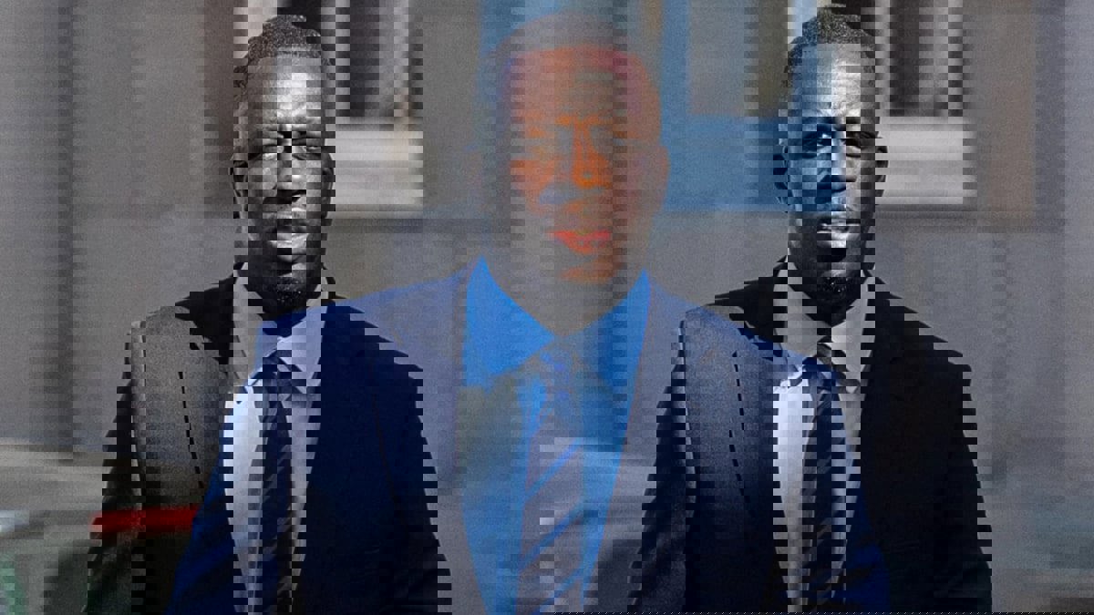 قد يُسجن مدى الحياة.. بدء محاكمة بنجامين ميندي بتهم اغتصاب 7 سيدات