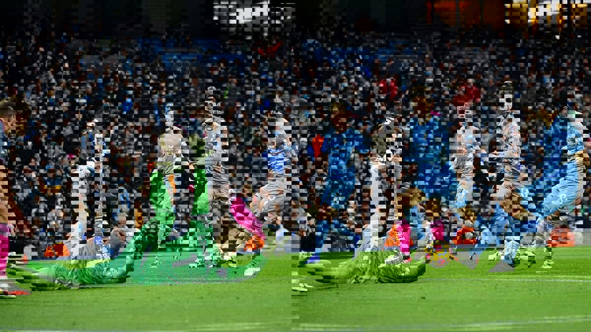 ترتيب الدوري الإنجليزي: مانشستر سيتي يهزم ليستر سيتي 6/3 ويبتعد في الصدارة.. وتشيلسي يهزم أستون فيلا